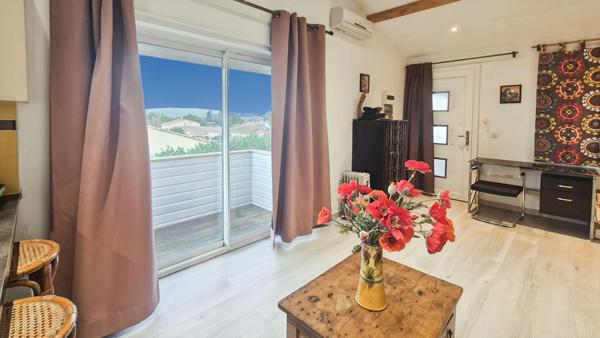SAINT-SATURNIN LES AVIGNON Maison  7 pièce(s)  155 m² 449 000