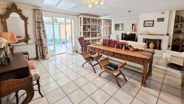 SAINT SATURNIN LES AVIGNON Maison  7 pièce(s)     470 000