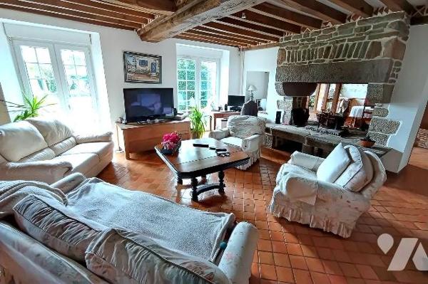 A Caligny une maison en pierres d'une surface habitable d'environ 134 m², répartie comme ceci:
...