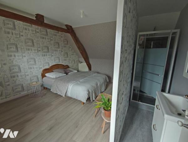 A Caligny une maison en pierres d'une surface habitable d'environ 134 m², répartie comme ceci:
...