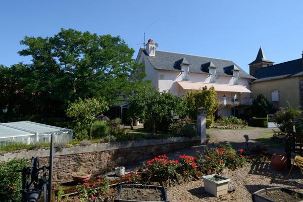 Vente Maison280 m² - 7 Pièces - SALLES LA SOURCE (12330)