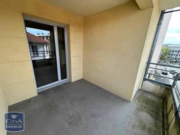 Appartement à louer 3 pièces 60.03m² Tarbes (65000)