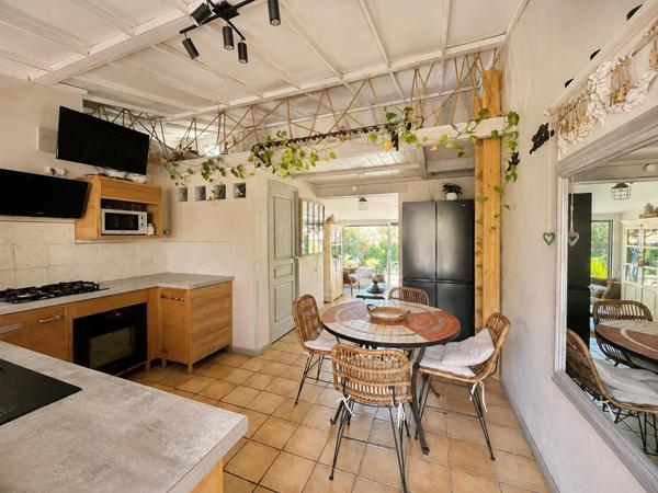 Maison, 52 m² + mezzanine, jardin clos, résidence avec Piscine et Tennis.
