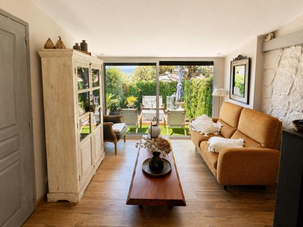 Maison, 52 m² + mezzanine, jardin clos, résidence avec Piscine et Tennis.