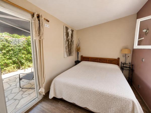 Maison, 52 m² + mezzanine, jardin clos, résidence avec Piscine et Tennis.
