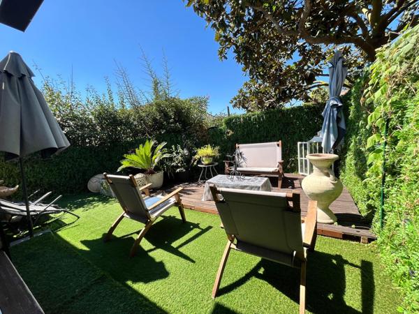Maison, 52 m² + mezzanine, jardin clos, résidence avec Piscine et Tennis.