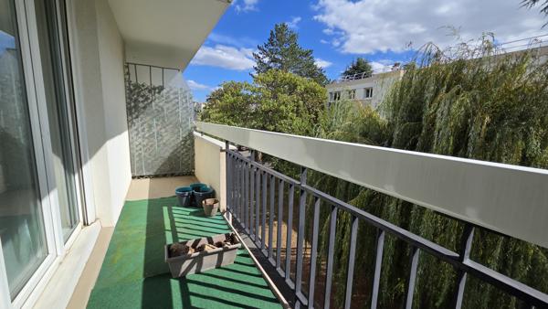 Grand 3 pièces 71.37m² - Cave et parking - proche RER et écoles