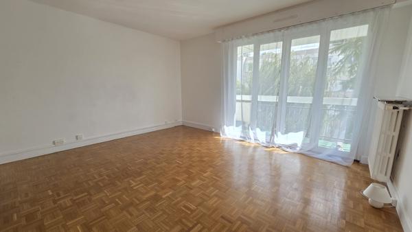 Grand 3 pièces 71.37m² - Cave et parking - proche RER et écoles