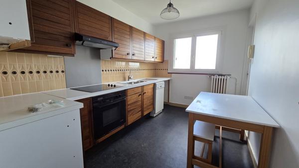 Grand 3 pièces 71.37m² - Cave et parking - proche RER et écoles