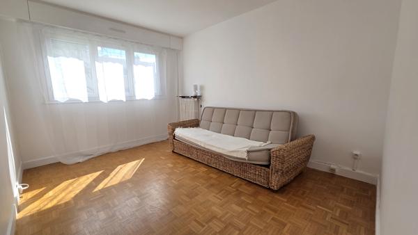 Grand 3 pièces 71.37m² - Cave et parking - proche RER et écoles