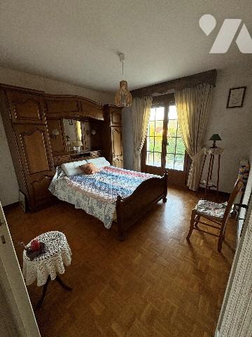 A 10 min de RIOZ
MAISON 164 m² avec 300 m² de surfaces annexes sur 5280 m² de terrain constructible