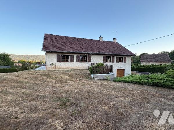 A 10 min de RIOZ
MAISON 164 m² avec 300 m² de surfaces annexes sur 5280 m² de terrain constructible