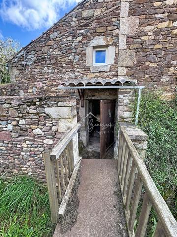 Vabres-l'Abbaye (12400) Grande Maison de caractère en pierres