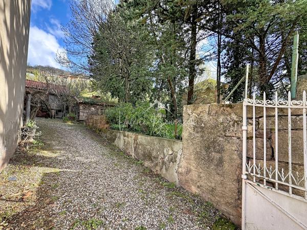 Vabres-l'Abbaye (12400) Grande Maison de caractère en pierres
