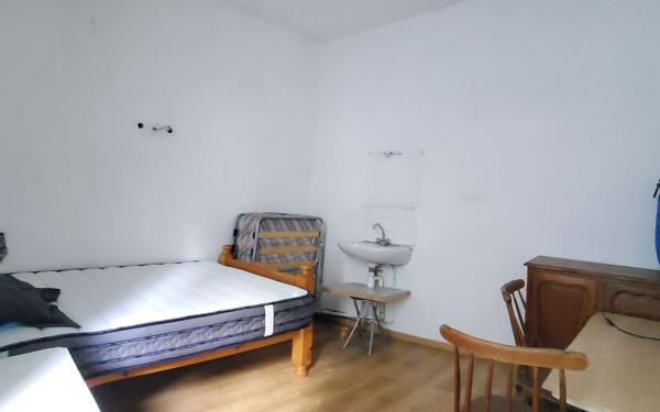 Maison à vendre    2 pièces •  Joyeuse