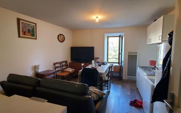 Maison à vendre    2 pièces •  Joyeuse