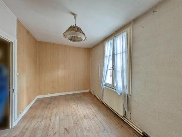 Maison centre ville 3 chambres + cour