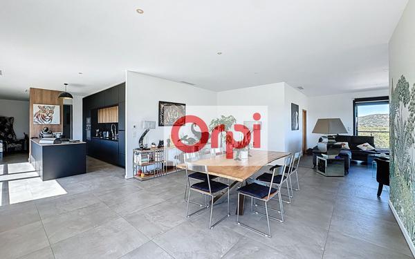 Appartement à vendre    4 pièces •  Porto-Vecchio