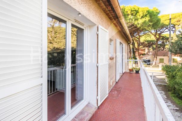 Appartement
                                                                                                                                                                                                                                                                                                                        4 pièce(s)                                                                                                                                                                                                          3 chambre(s)                                                                                                                                                                                                          83  m²