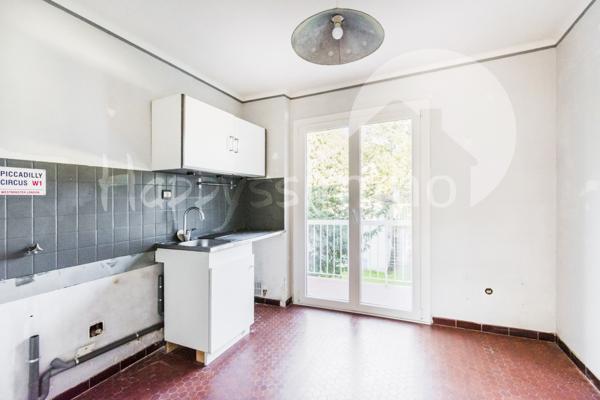 Appartement
                                                                                                                                                                                                                                                                                                                        4 pièce(s)                                                                                                                                                                                                          3 chambre(s)                                                                                                                                                                                                          83  m²