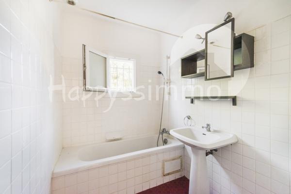 Appartement
                                                                                                                                                                                                                                                                                                                        4 pièce(s)                                                                                                                                                                                                          3 chambre(s)                                                                                                                                                                                                          83  m²