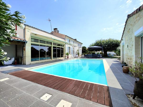 A vendre maison Migron 7 pièce(s) 226 m2