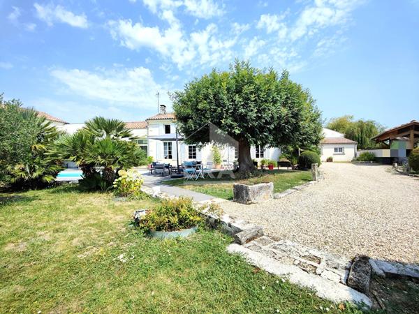 A vendre maison Migron 7 pièce(s) 226 m2