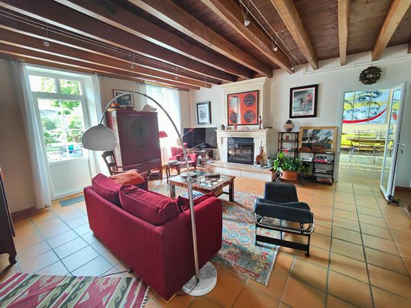 A vendre maison Migron 7 pièce(s) 226 m2