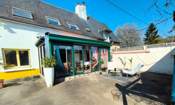 Maison familiale de caractère avec annexe constructible et jardin