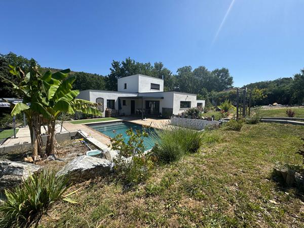 Villa contemporaine avec piscine & vue dégagée - Limoux secteur résidentiel très prisé