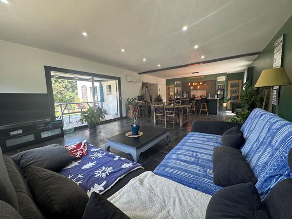 Villa contemporaine avec piscine & vue dégagée - Limoux secteur résidentiel très prisé