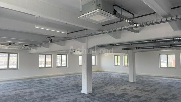 BUREAUX à VENDRE de 910 m²