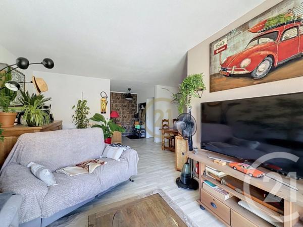Appartement F5 à vendre  5 pièces - 84,10 m 2   VALDOIE  - 90