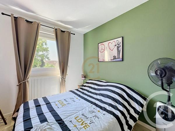 Appartement F5 à vendre  5 pièces - 84,10 m 2   VALDOIE  - 90