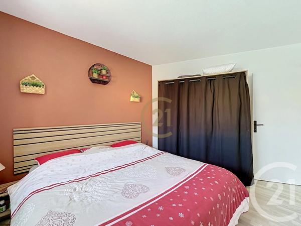 Appartement F5 à vendre  5 pièces - 84,10 m 2   VALDOIE  - 90