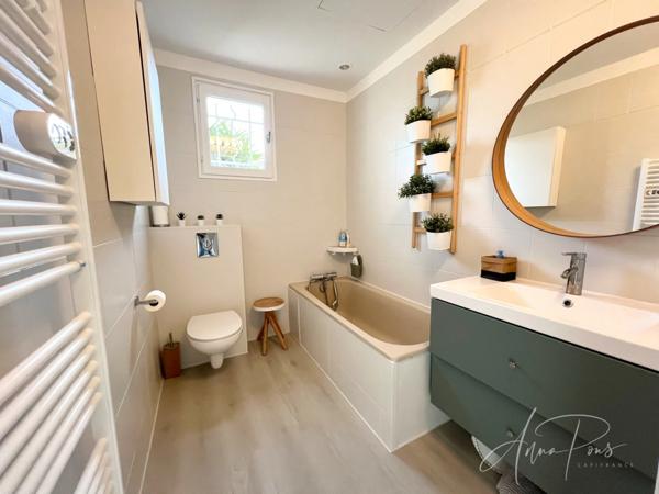 Dpt Var (83), à vendre HYERES maison P5 - Terrain de 320m² - 3 chambres - Magnifique Véranda.