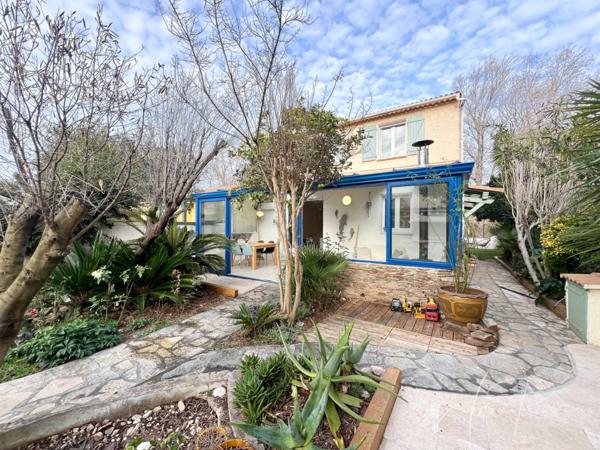 Dpt Var (83), à vendre HYERES maison P5 - Terrain de 320m² - 3 chambres - Magnifique Véranda.