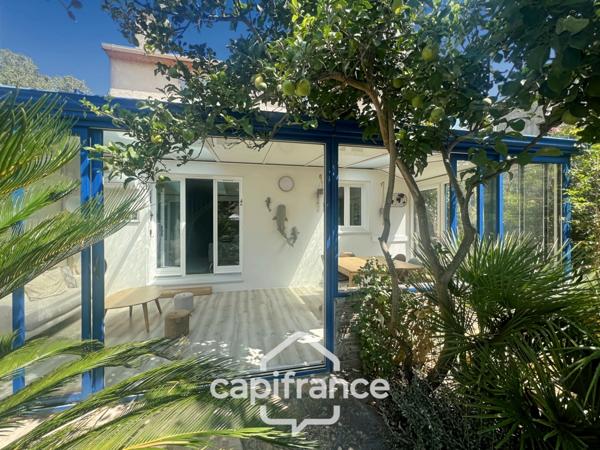 Dpt Var (83), à vendre HYERES maison P5 - Terrain de 320m² - 3 chambres - Magnifique Véranda.