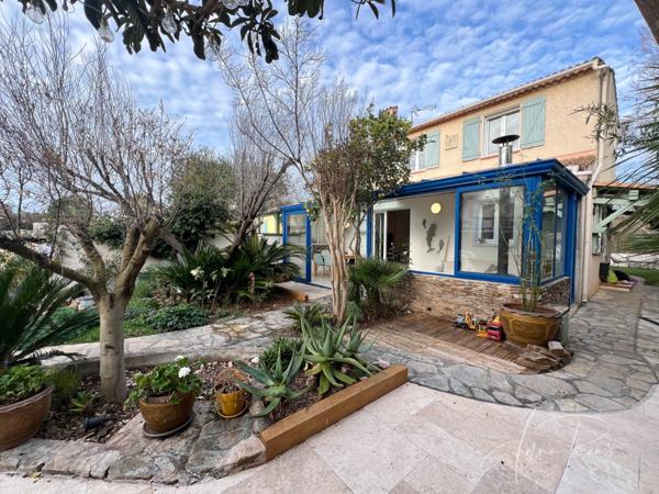 Dpt Var (83), à vendre HYERES maison P5 - Terrain de 320m² - 3 chambres - Magnifique Véranda.