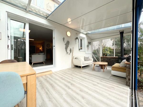 Dpt Var (83), à vendre HYERES maison P5 - Terrain de 320m² - 3 chambres - Magnifique Véranda.