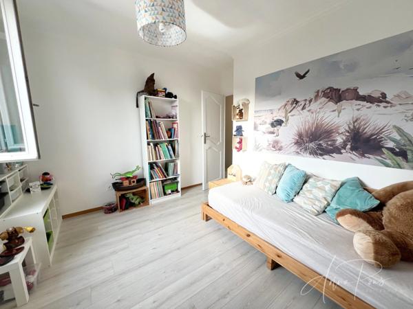 Dpt Var (83), à vendre HYERES maison P5 - Terrain de 320m² - 3 chambres - Magnifique Véranda.