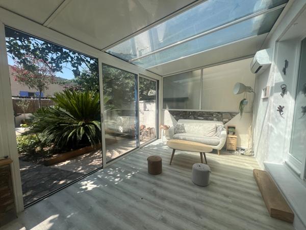 Dpt Var (83), à vendre HYERES maison P5 - Terrain de 320m² - 3 chambres - Magnifique Véranda.