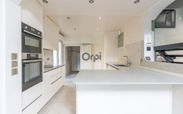 Maison à vendre    6 pièces • 161,62 m2 Joinville-le-Pont