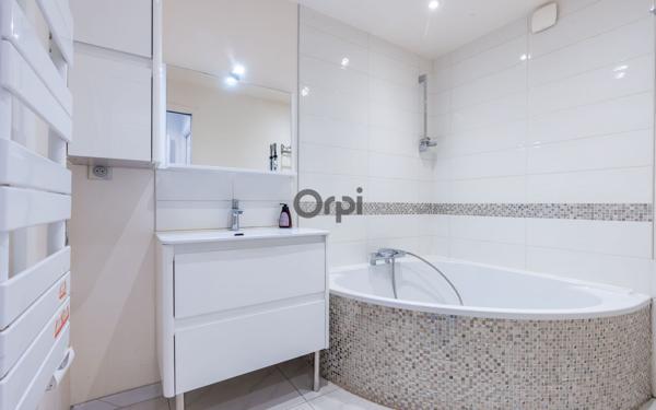 Maison à vendre    6 pièces • 161,62 m2 Joinville-le-Pont