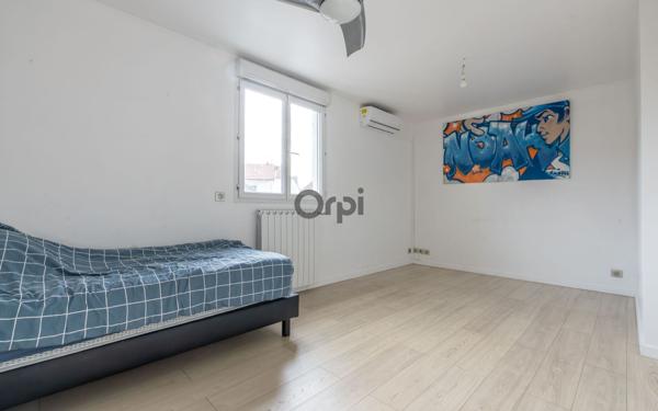 Maison à vendre    6 pièces • 161,62 m2 Joinville-le-Pont