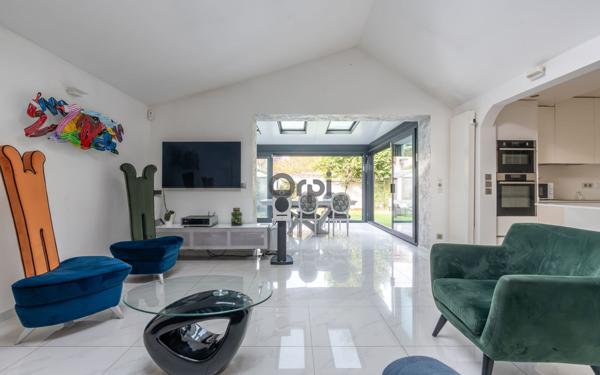 Maison à vendre    6 pièces • 161,62 m2 Joinville-le-Pont