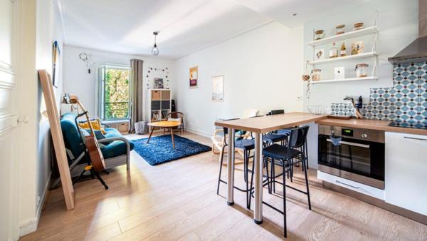 Nantes centre, T1 meublé avec vue sur Erdre, balcon, ascenseur et possibilité garage