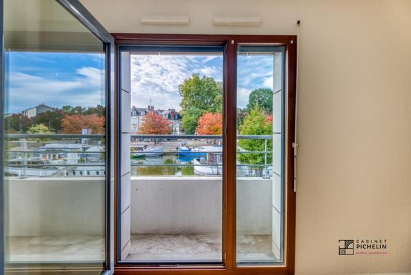 Nantes centre, T1 meublé avec vue sur Erdre, balcon, ascenseur et possibilité garage