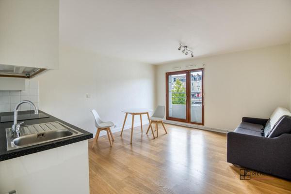 Nantes centre, T1 meublé avec vue sur Erdre, balcon, ascenseur et possibilité garage