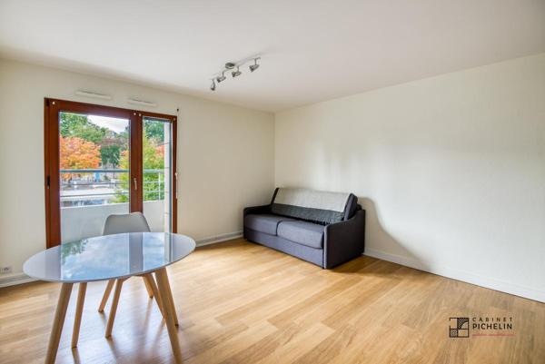 Nantes centre, T1 meublé avec vue sur Erdre, balcon, ascenseur et possibilité garage